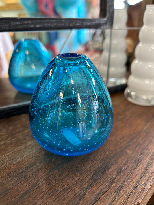 Little seeded blue glass vase!