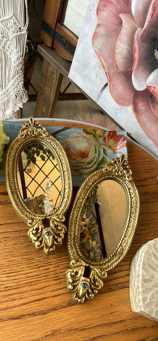 Vintage mirror with hidden eye!