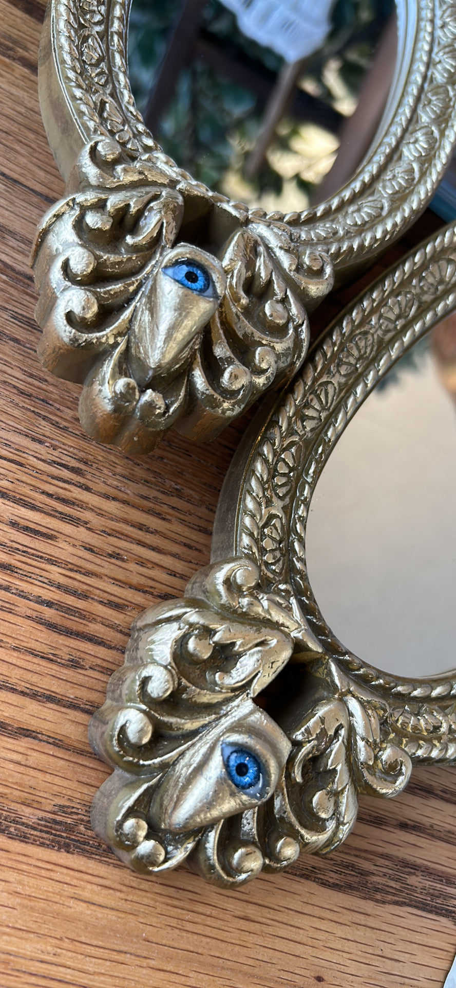 Vintage mirror with hidden eye!